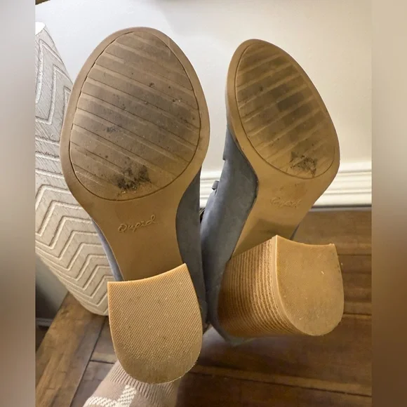 Qupid Gray Heeled Boots size 7.5 - Picture 8 of 10